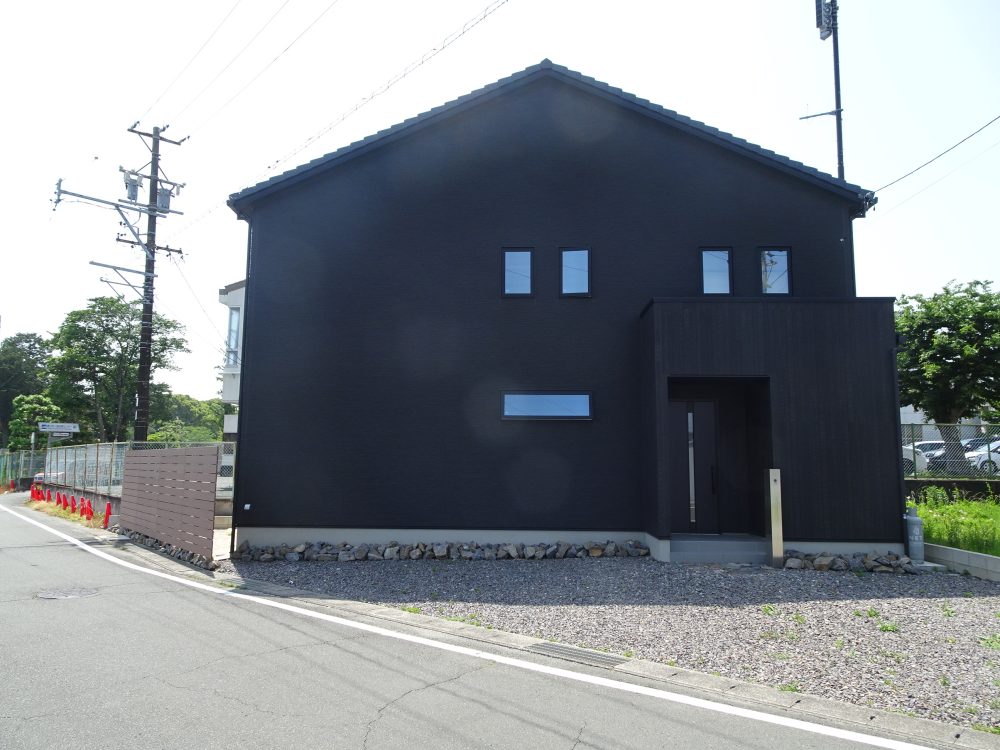 ウッド調フェンスでお庭の目隠し